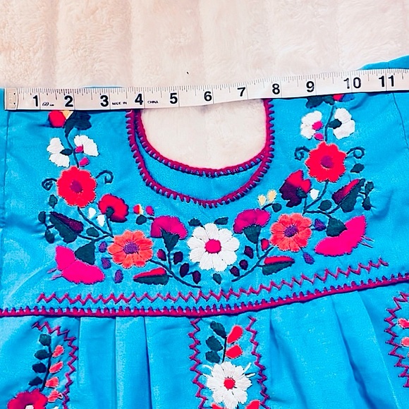Embroidered handmade Mexican dress - Picture 7 of 9